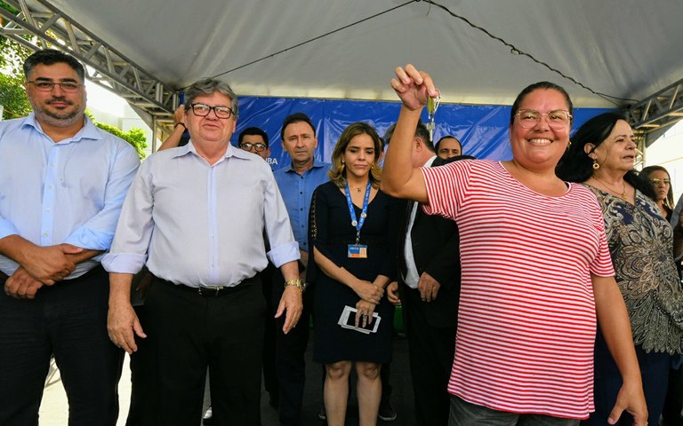 joao entrega conjunto habitacional em jp foto jose marques (14).JPG
