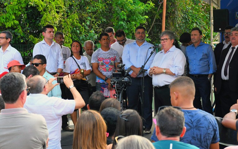 joao entrega conjunto habitacional em jp foto jose marques (24).JPG