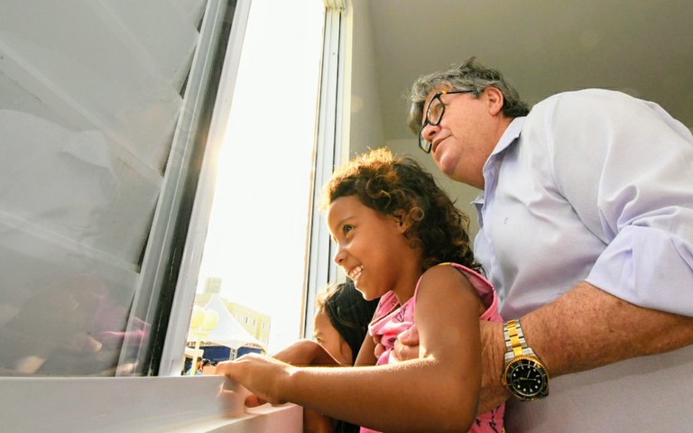 joao entrega conjunto habitacional em jp foto jose marques (9).JPG