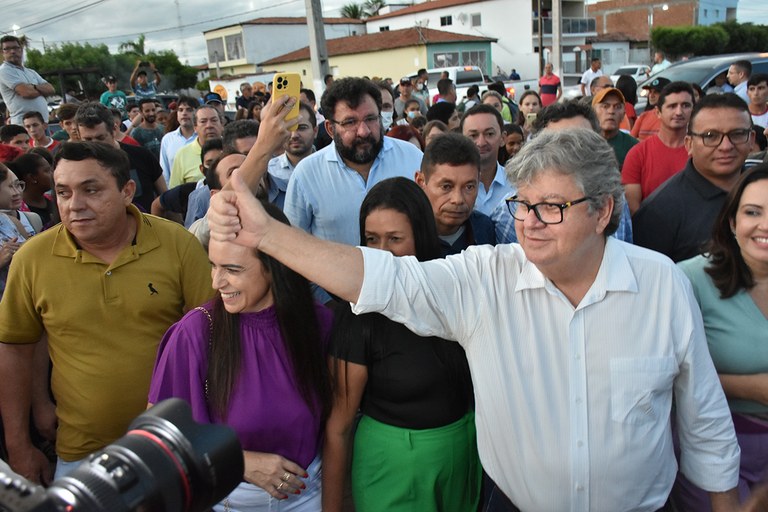 Visita do governador a escola de Cajazeirinhas (3).JPG