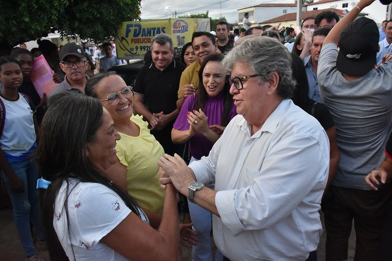 Visita do governador a escola de Cajazeirinhas (5).JPG