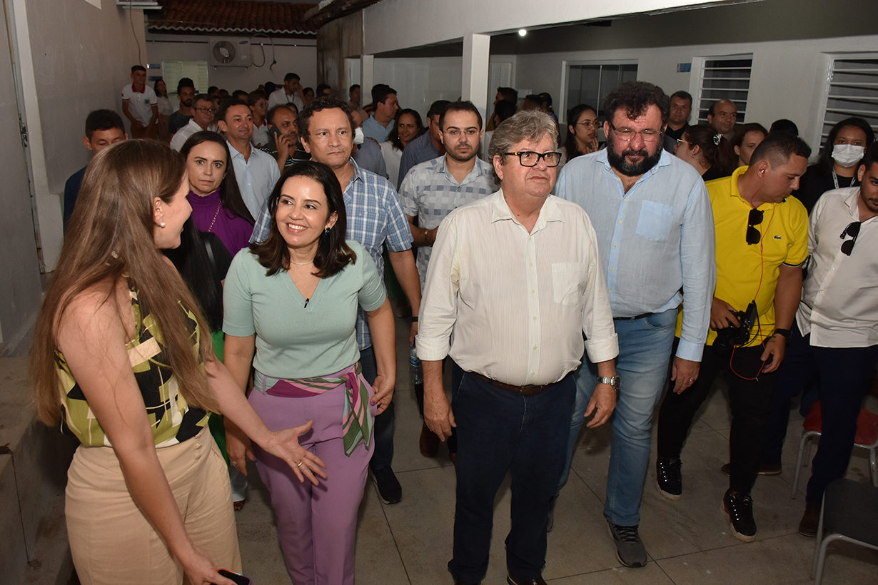 Visita do governador a escola de Cajazeirinhas (9).JPG