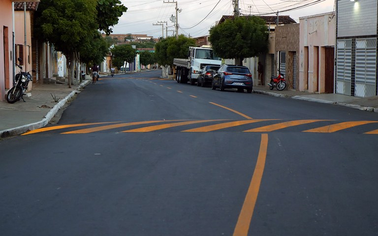 joao entrega de passagem urbana em cubati foto francisco franca (9).JPG