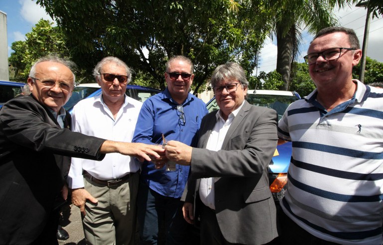 joao entrega de veiculos do DER foto francisco franca (14).JPG