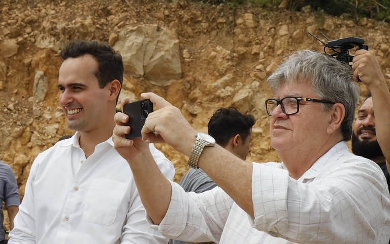 joao entrega obras em nova floresta foto francisco franca (4).JPG