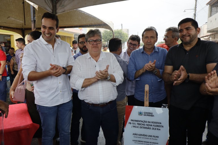 joao entrega obras em nova floresta foto francisco franca (9).JPG