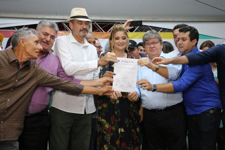 escola-capim-foto Francisco França 11.JPG