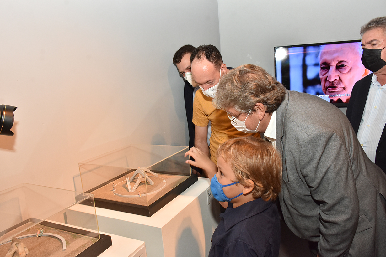 Governador Inauguma o Memorial Abelardo Da Hora (22) - Cópia.JPG