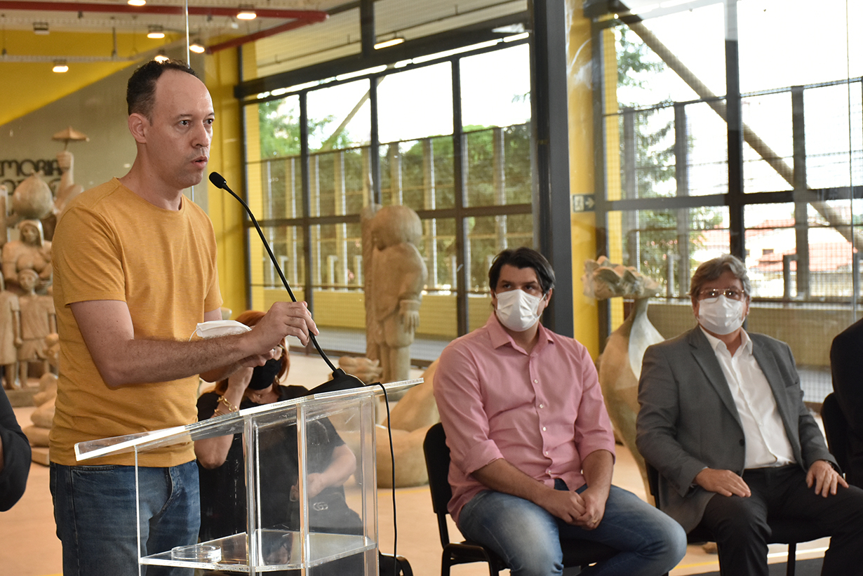 Governador Inauguma o Memorial Abelardo Da Hora (5) - Cópia.JPG