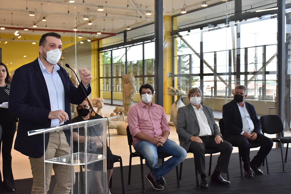 Governador Inauguma o Memorial Abelardo Da Hora (7) - Cópia.JPG