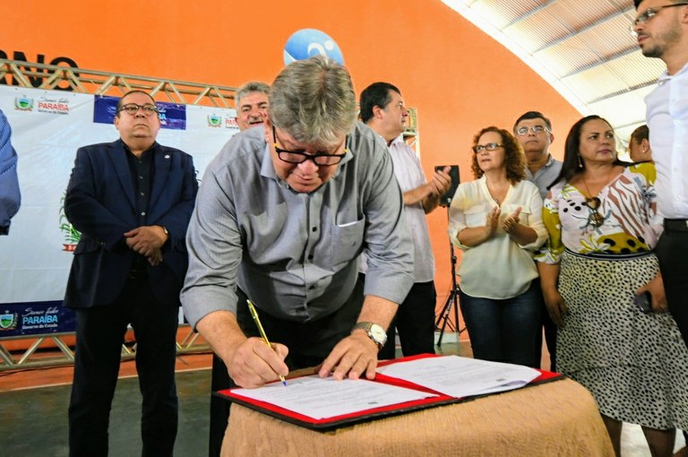 lançamento-esporte-foto José Marques3.JPG