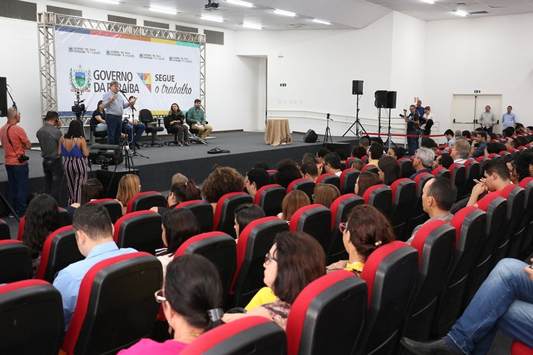 17_04_19 Lançamento do concurso para professores - Francisco França (18).jpg