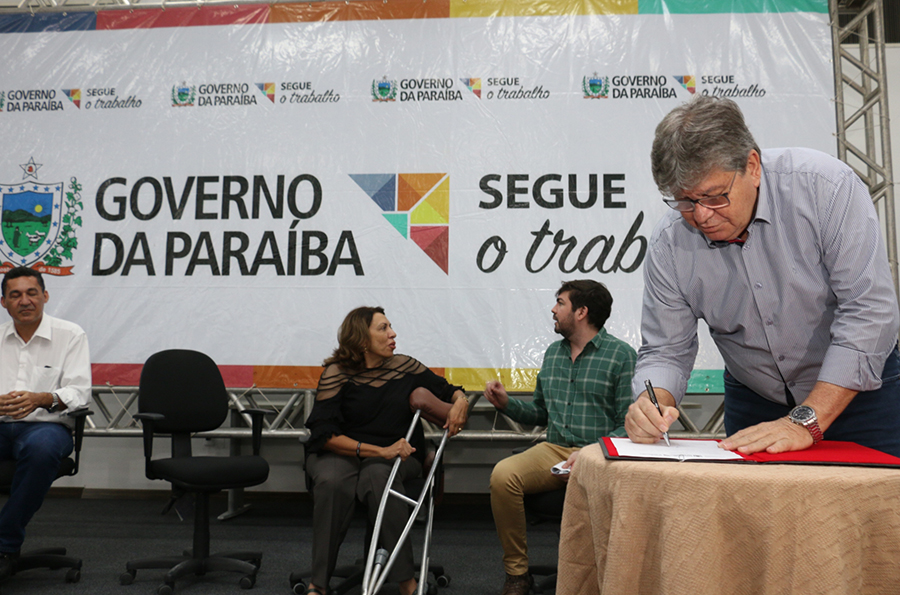 17_04_19 Lançamento do concurso para professores - Francisco França (5).jpg