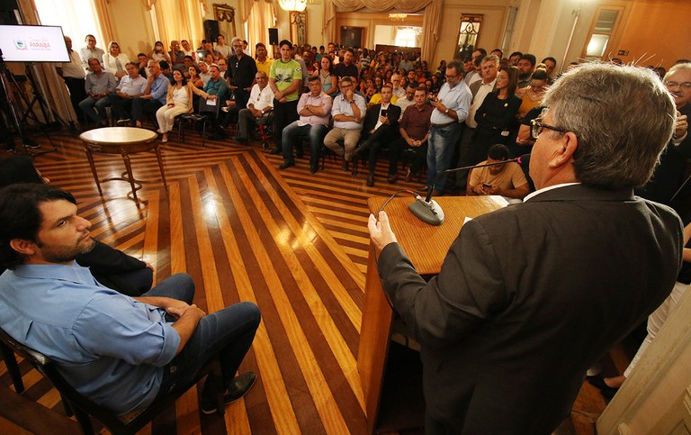 joao assina  parceiria da habitacao_foto francisco franca (14).JPG