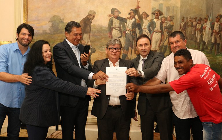 joao assina  parceiria da habitacao_foto francisco franca (2).jpg