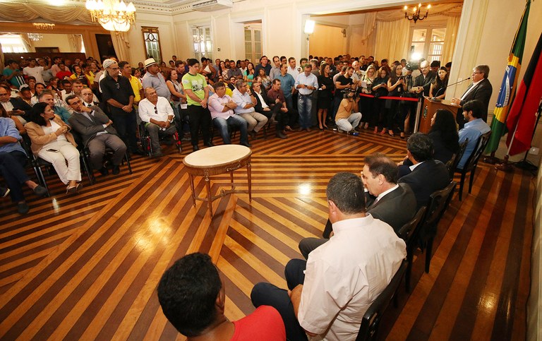 joao assina  parceiria da habitacao_foto francisco franca (4).jpg