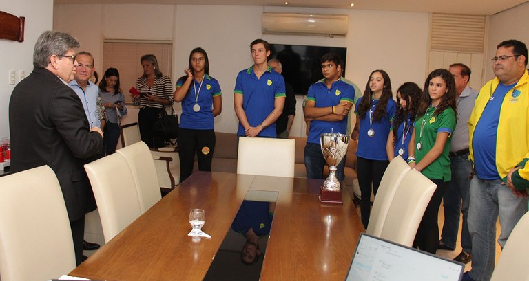 05_11_19 Atletas campeões Mundiais dos Jogos de Volei de Praia na Italia_fotos Francisco França (3).jpg