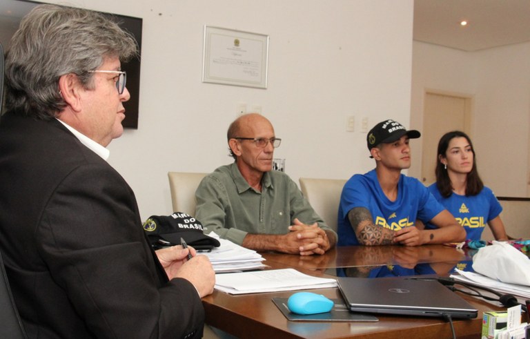 joao recebe medalhista pan americano foto francisco franca (4).jpg