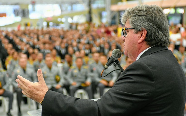 joao Policia militar e bombeiros boas vindas_ foto jose marques (5).JPG