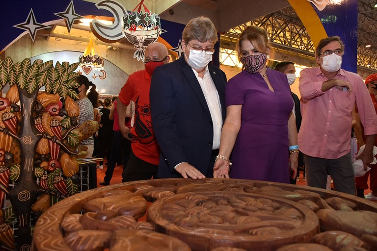 Governador visita o 21 FENART (10).JPG