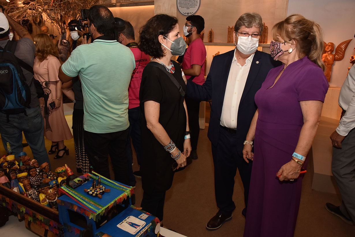 Governador visita o 21 FENART (4).JPG