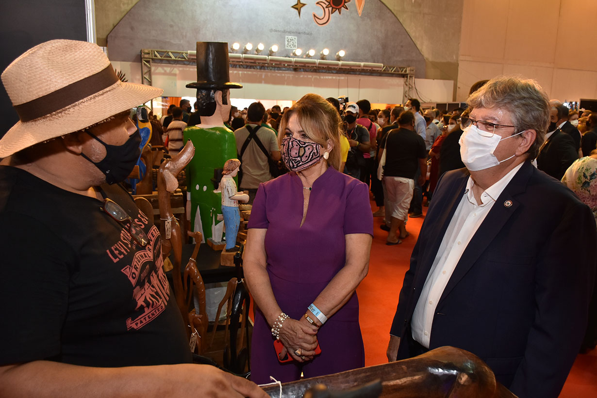 Governador visita o 21 FENART (8).JPG