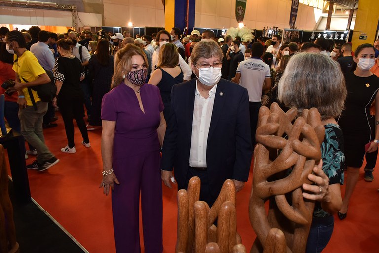 Governador visita o 21 FENART (9).JPG