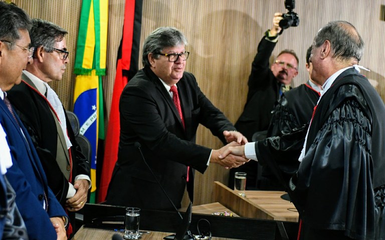 joao participa da posse do desembargador do tre foto jose marques (4).JPG