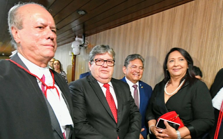 joao participa da posse do desembargador do tre foto jose marques (6).JPG