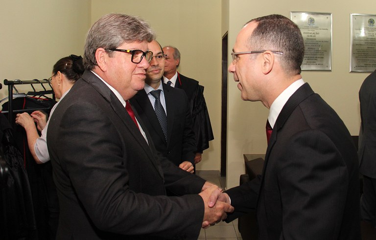 joao azevedo e juiz federal rogerio goncalves noTRE PB_foto francisco franca (1).JPG
