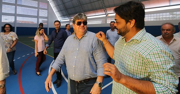Joao visita a escola cidada Alvaro Gaudencio em CG foto francisco franca (1).jpg
