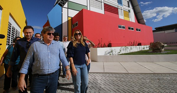 Joao visita a escola cidada Alvaro Gaudencio em CG foto francisco franca (3).JPG