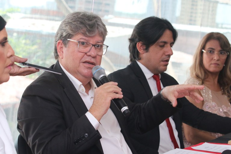 joao assinatura de decreto foto francisco franca (4).JPG