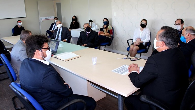 Foto_Posse_dos_membros_do_CRF_2020-2022_3.JPG