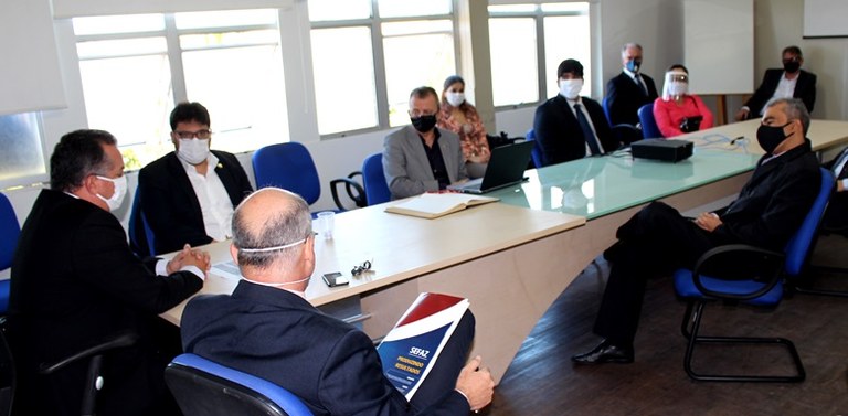 Foto_Posse_dos_membros_do_CRF_2020-2022_4.JPG