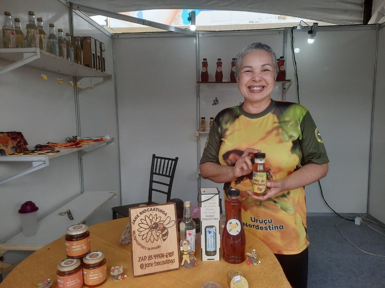 Jane Silva - Produtora de Mel de Abelha sem Ferrão - Amparo Cabra Fest.jpg