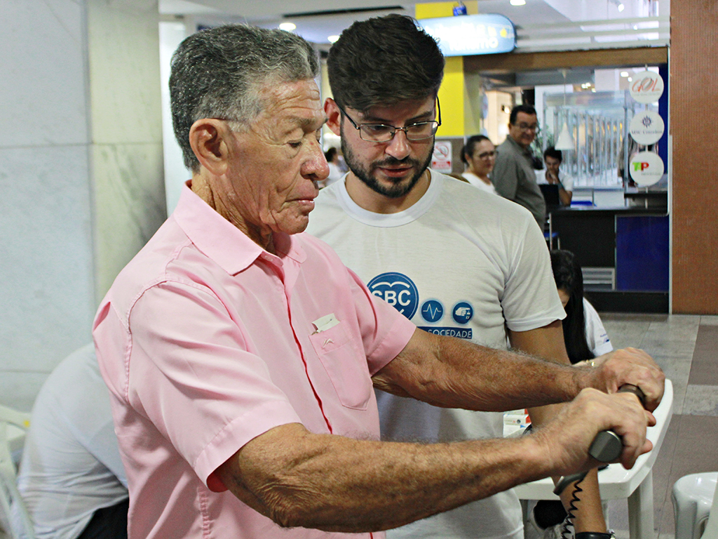 ses dia de combate e prevencao a hipertensao arterial foto ricardo puppe (2).JPG