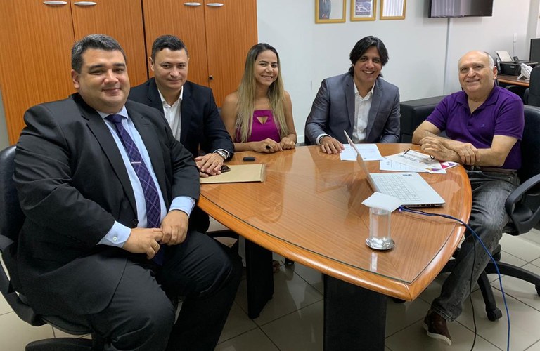 Novo modelo de veiculação de mídias digitais Novo modelo de veiculação de mídias digitais