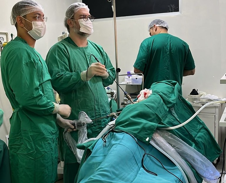 O cirurgião urologista Adolfo Lucena foi um dos médicos responsável pelas cirurgias.jpeg