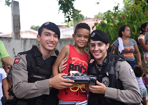 Operacao-Natal-da-Crianca-da-PM-alcanca-mais-de-7-mil-criancas-em-toda-a-PB-foto-wagner-varela-2.jpeg