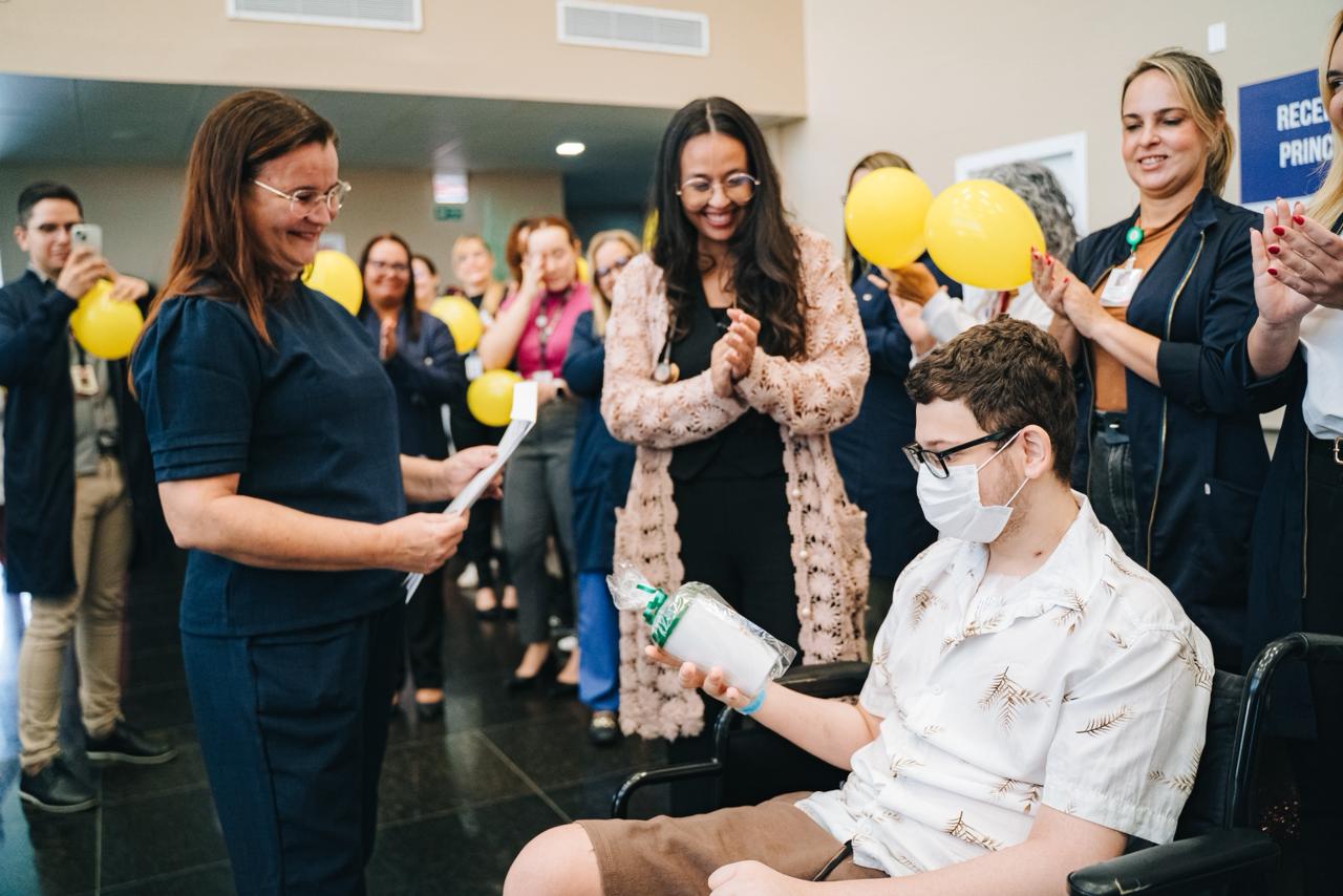 Alta do paciente do primeiro transplante cardíaco pediátrico (1).jpeg