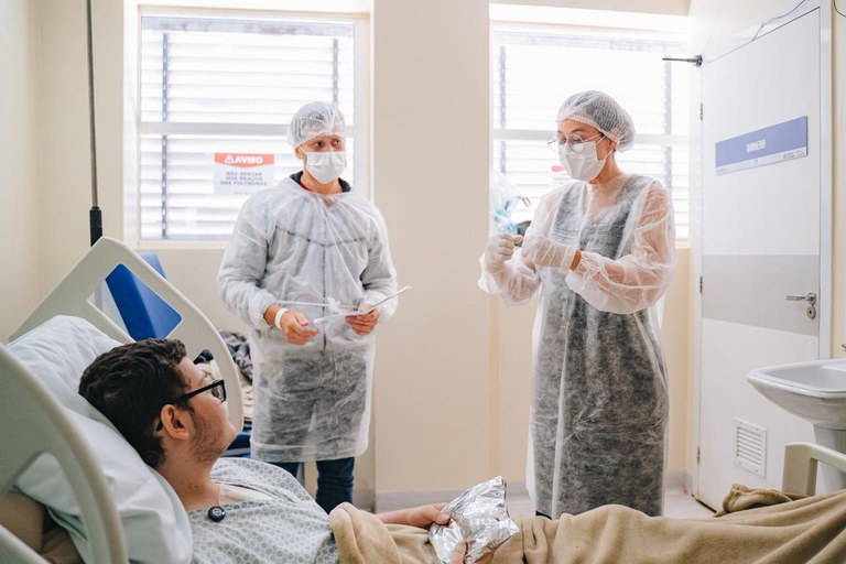 Alta do paciente do primeiro transplante cardíaco pediátrico (2).jpeg