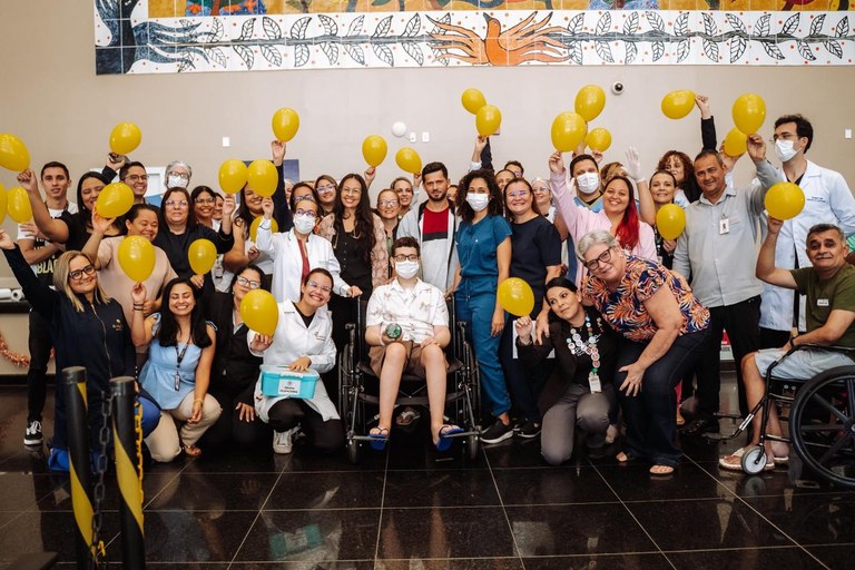 Alta do paciente do primeiro transplante cardíaco pediátrico (4).jpeg