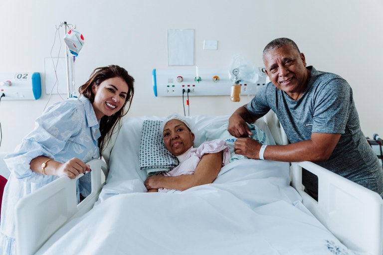Após quatro meses internada no Hospital Metropolitano, paciente em cuidados paliativos se recupera de AVC hemorrágico em decorrência de uma malformação arteriovenosa.jpeg