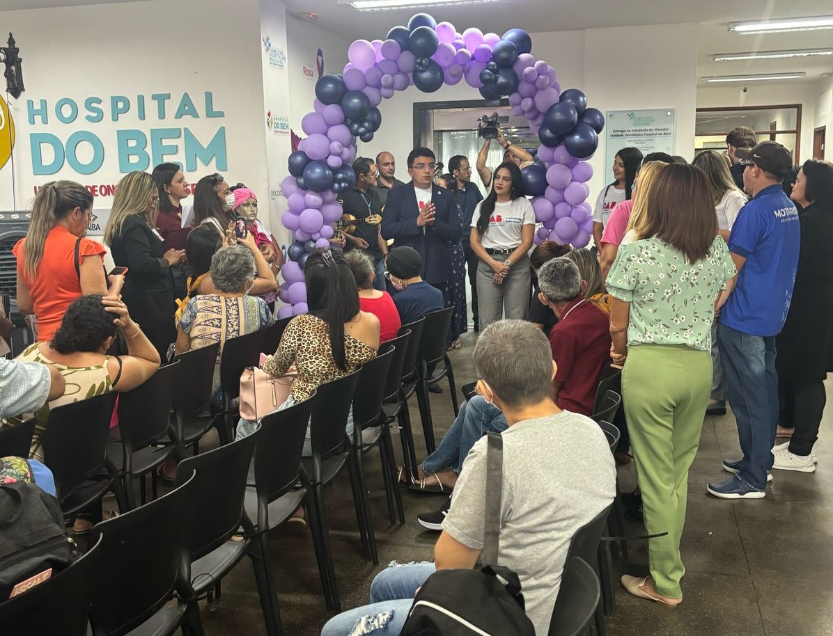 A apresentação musical também aconteceu na recepção do Hospital do Bem.jpg