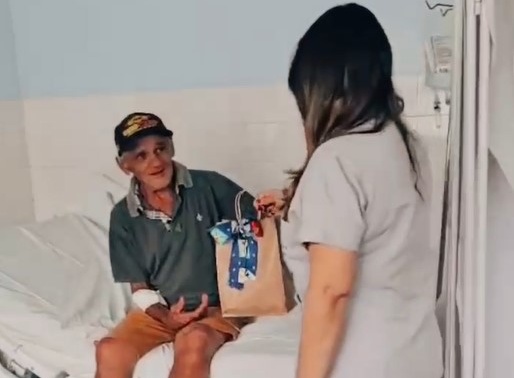 Pacientes receberam o kit junino na tarde desta sexta-feira (27).jpg