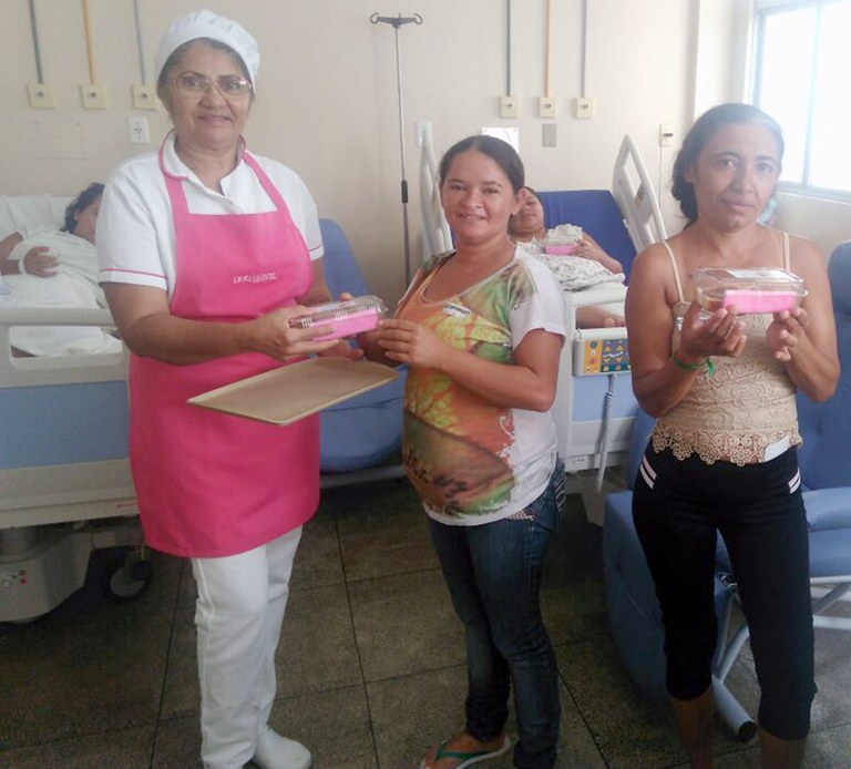 As-acompanhantes-também-ganharam-brindes-da-maternidade.jpeg