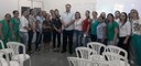 O-diretor-geral-da-Maternidade-Dr.-Umberto-Junior-e-as-profissionais-da-unidade-que-participaram-da-palestra.jpeg