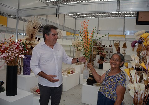 sec-de-turismo-visita-montagem-do-salao-de-artesanato-foto-walter-rafael-5.jpg