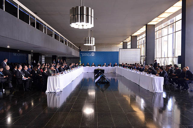 reunio-do-colgio-nacional-de-secretrios-de-segurana-pblica---consespfotoisaac-amorimmjsp_32203314817_o  -.jpg